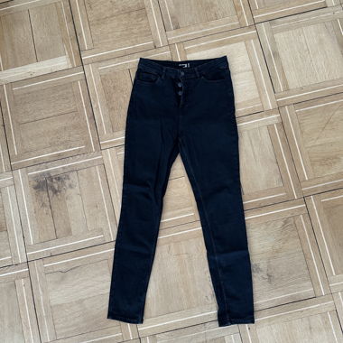 Black Skinny Jeans