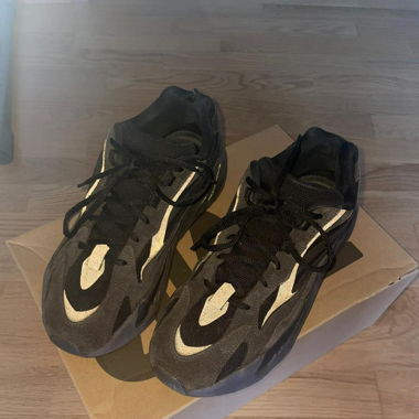 Yeezy 700