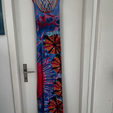 Multicolour spaghetti-strap dress with backless design