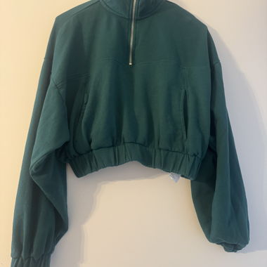 Gekürzter Pullover mit Reissverschluss