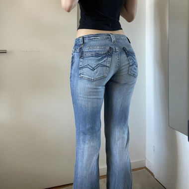 Hellblaue Lowrise Bootcut-Jeans y2k