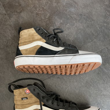 VANS 42.5