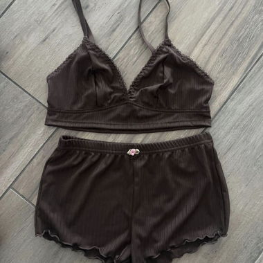 Top e shorts mai indossati, taglia S