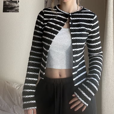 Gestreifte Strickjacke