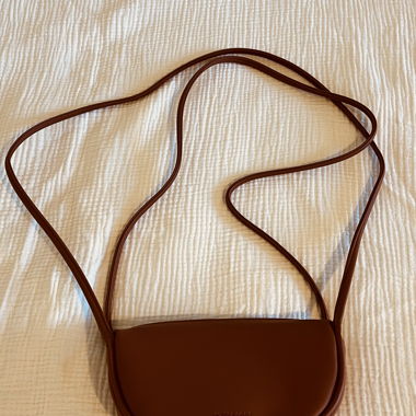 Borsa a tracolla mezza luna marrone Monk & anna