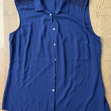 Yessica Sleeveless Blouse