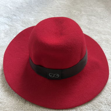 Escada hat