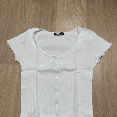 Top Brandy Melville blanc manches courtes