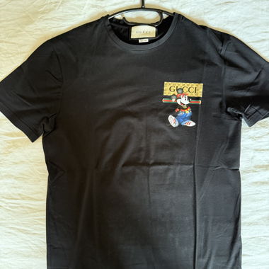 Gucci Schwarzes Grafik-T-Shirt