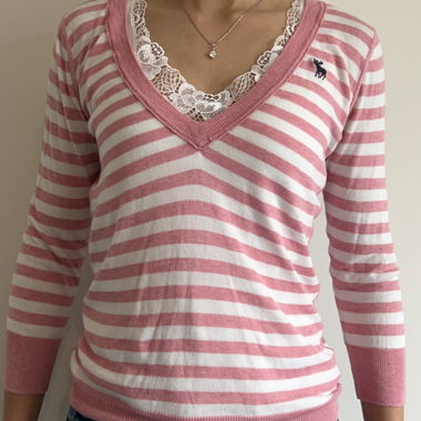 Top con pizzo