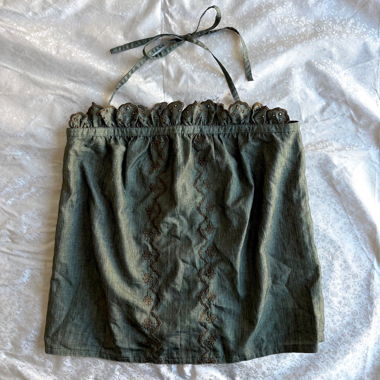 Ärmelloses Halter-Top in Smaragdgrün mit floraler Stickerei