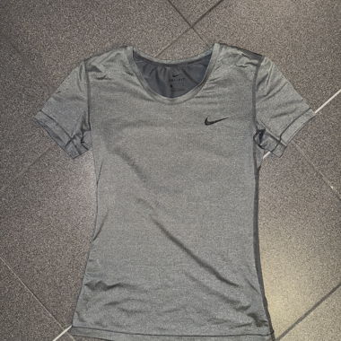 T-shirt sportivo Nike Dri-FIT da donna S