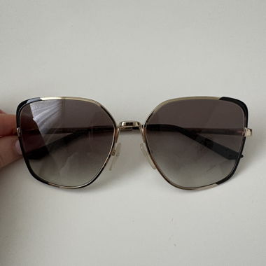Occhiali da sole Prada con custodia