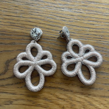 Boucles d’oreilles statement Y2K faites à la main