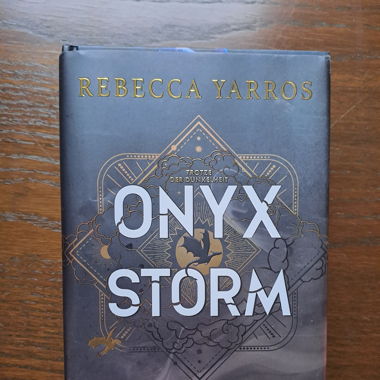 Rebecca Yarros - Onyxstorm