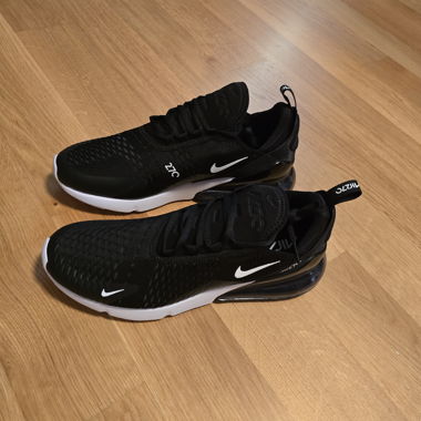 Nike Air Max 270 Tagl. 11 / 45 Nuovo