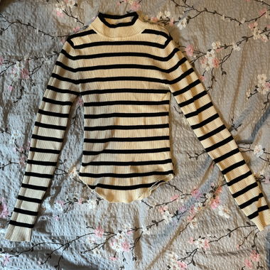 Maglione a Collo Alto Nero Bianco a Righe