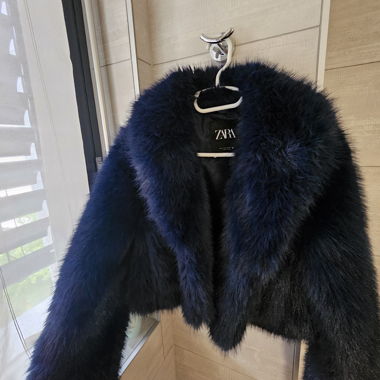 Zara Jacke aus Kunstfell