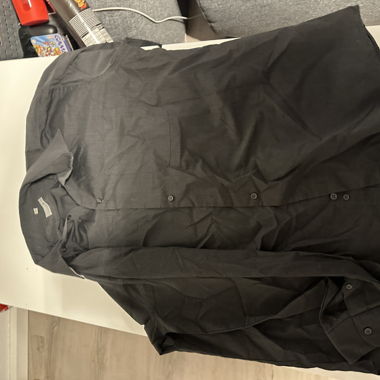 Long-sleeve black shirt