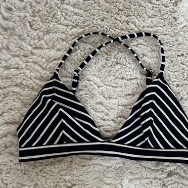 Haut de bikini rayé