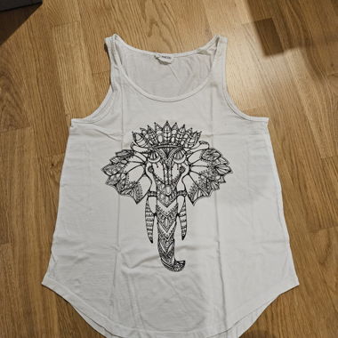 White Elephant Tank Top size S