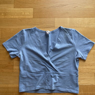 Subdued top