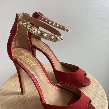 Décolleté rosse con tacco Schutz