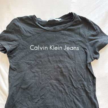 calvin klein jeans t-shirt 🖤