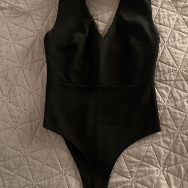 Body noir à encolure halter