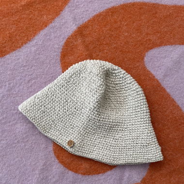 Knitted bucket-hat