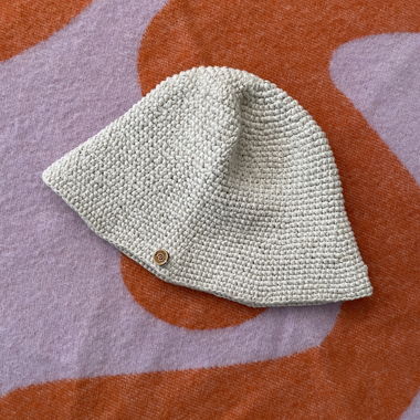 Knitted bucket-hat