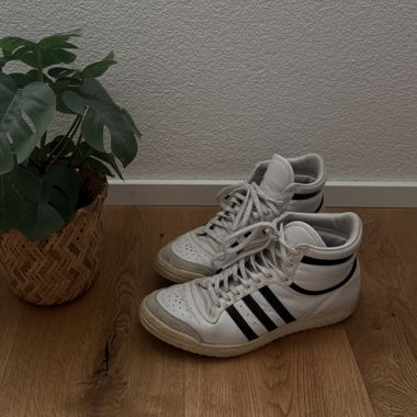 Adidas Sleek Series
