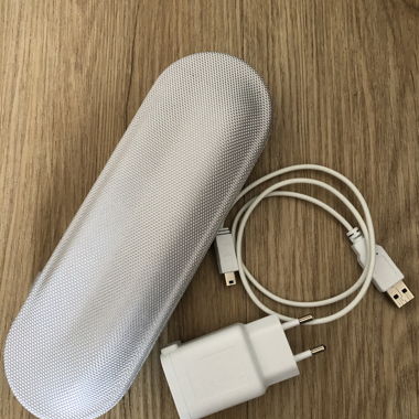 Boîtier de recharge Philips avec câble