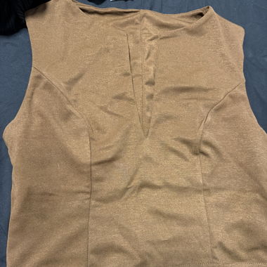 Top sans manches beige