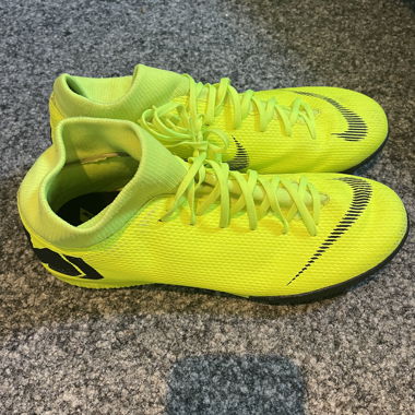 Nike Mercurial Football Hall Shoes Size 40