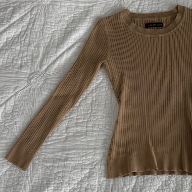 Brauner Pullover