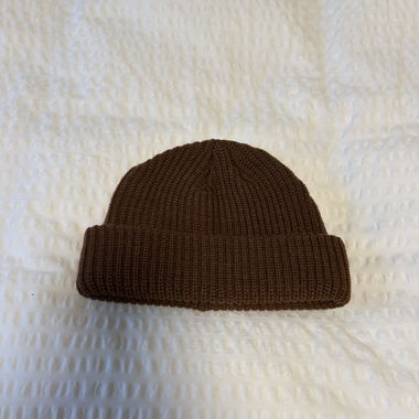 Brown/coppery beanie