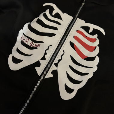 VERBLEE ZIP-HOODIE SKULL PRINT