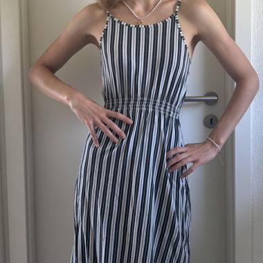 Marine gestreiftes Kleid