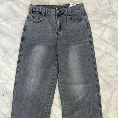 Graue Straight Leg Jeans