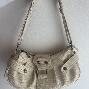 Sac bandoulière beige à effet croco