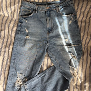 Jeans Bershka Destroyed