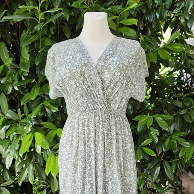 Robe en viscose kaki/blanc