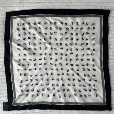 Foulard in seta Hermès nero e bianco
