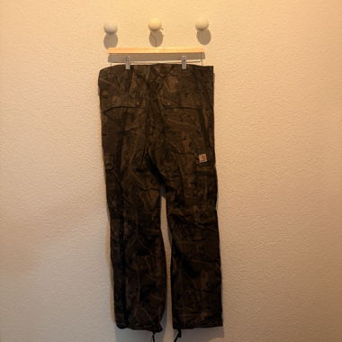 Camo Carhartt cargo pants size 32/32