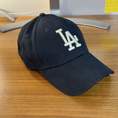 New Era LA Cap Dunkelblau und Gold Stitching