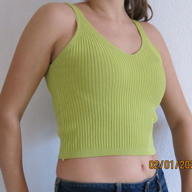 Top tricoté vert à bretelles