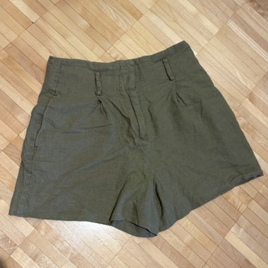 Corti in lino Zara verde kaki