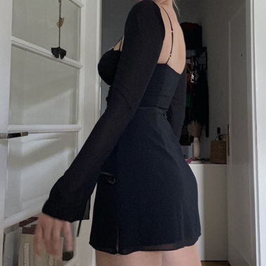 Robe de cocktail avec manches transparentes
