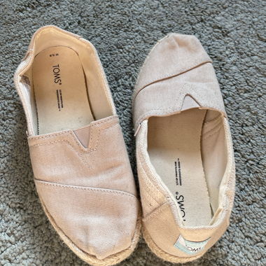 Beige TOMS babouche